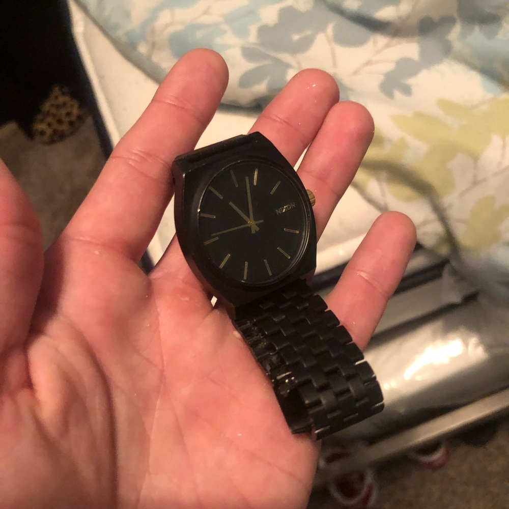 Nixon watch